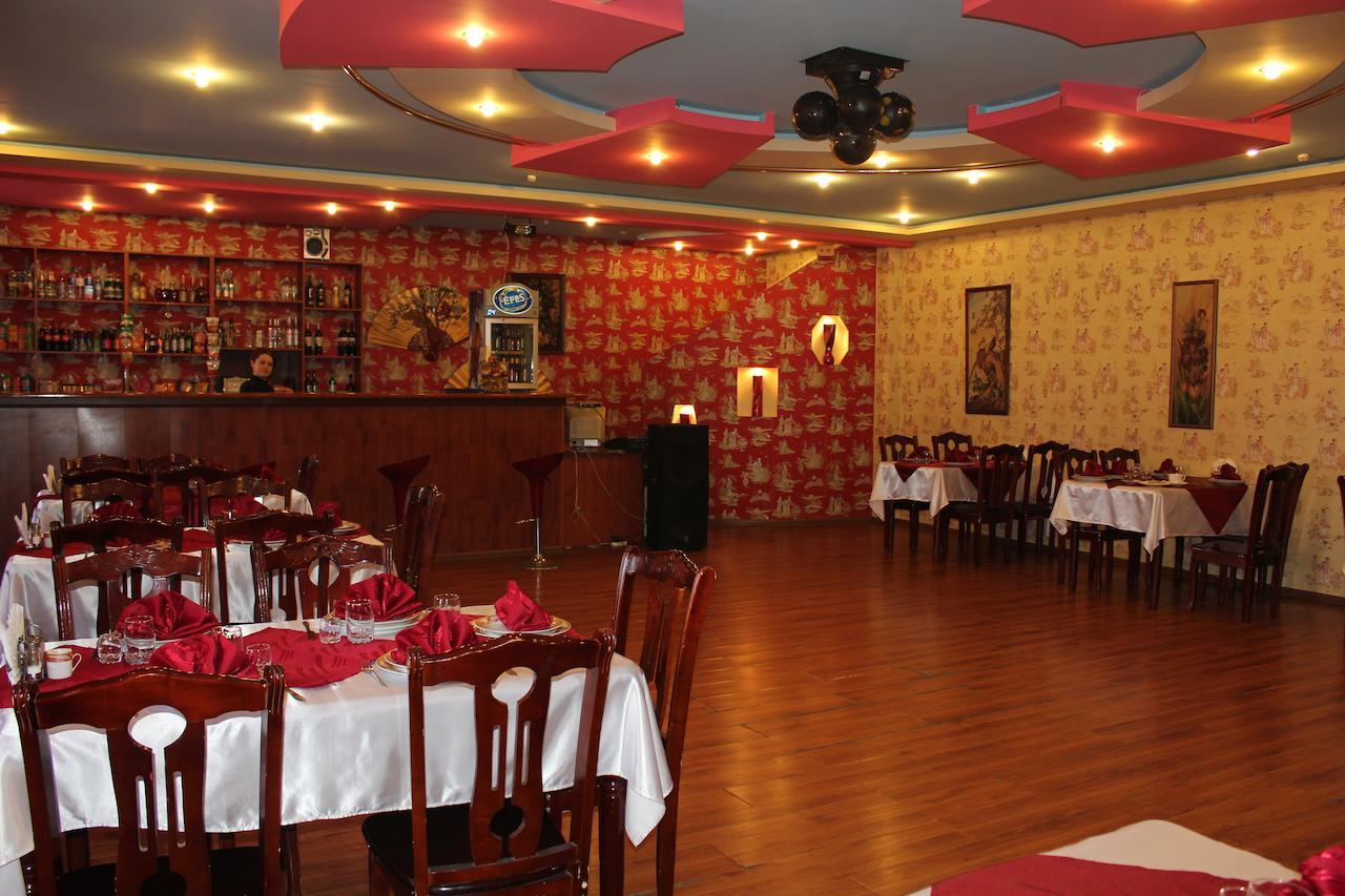 Pekin Hotel Temirtau Exterior photo